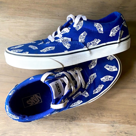 Vans Shoes | Vans Doheny Logo Sneakers | Color: Blue/White | Size: 6b | Jtotes's Closet